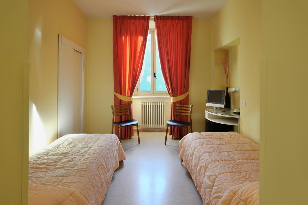 Hotel Eden Pérouse Extérieur photo