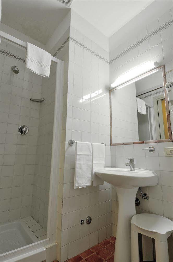 Hotel Eden Pérouse Extérieur photo