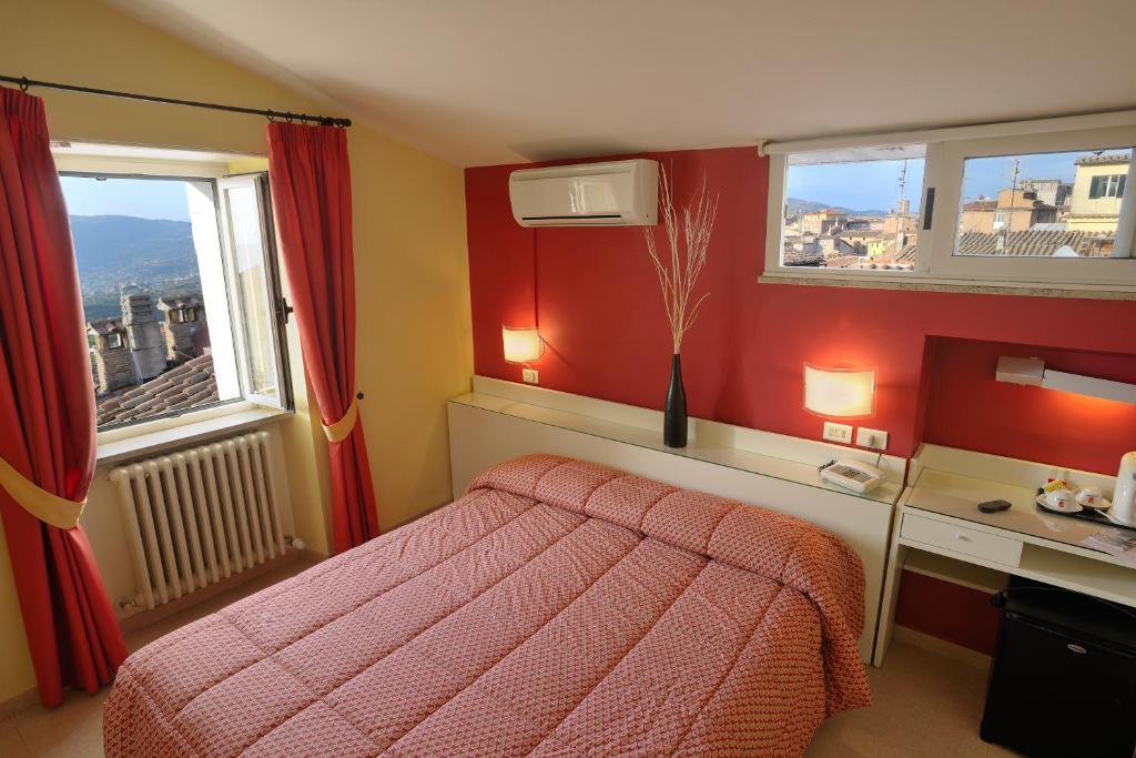 Hotel Eden Pérouse Extérieur photo